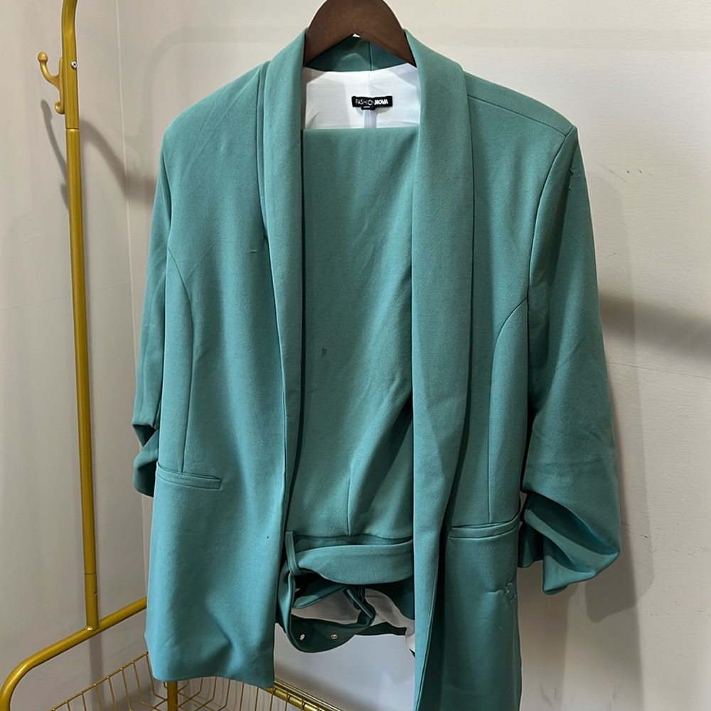 Fashion Nova 2 Piece Business Suit